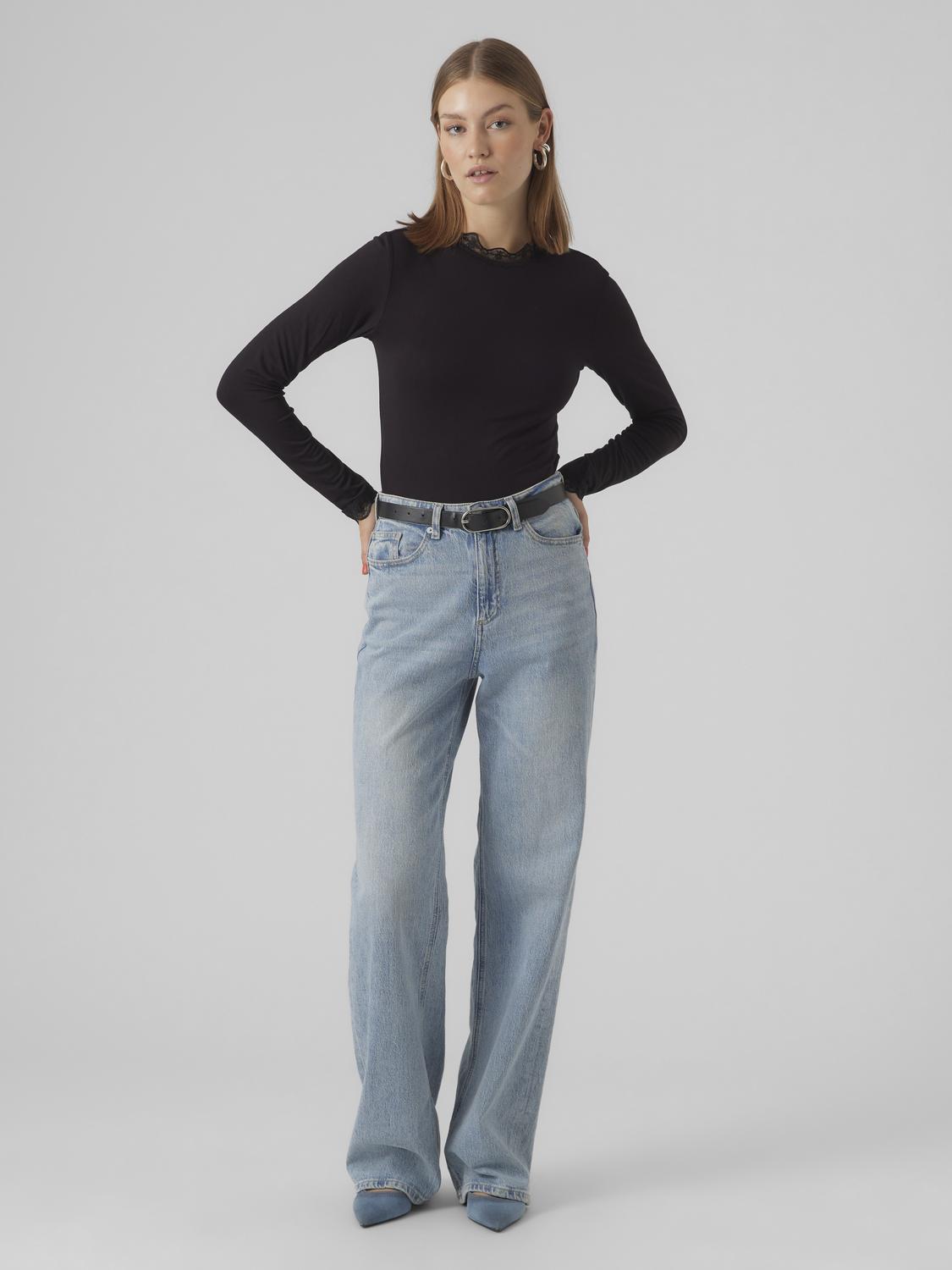 model_shot-front_full